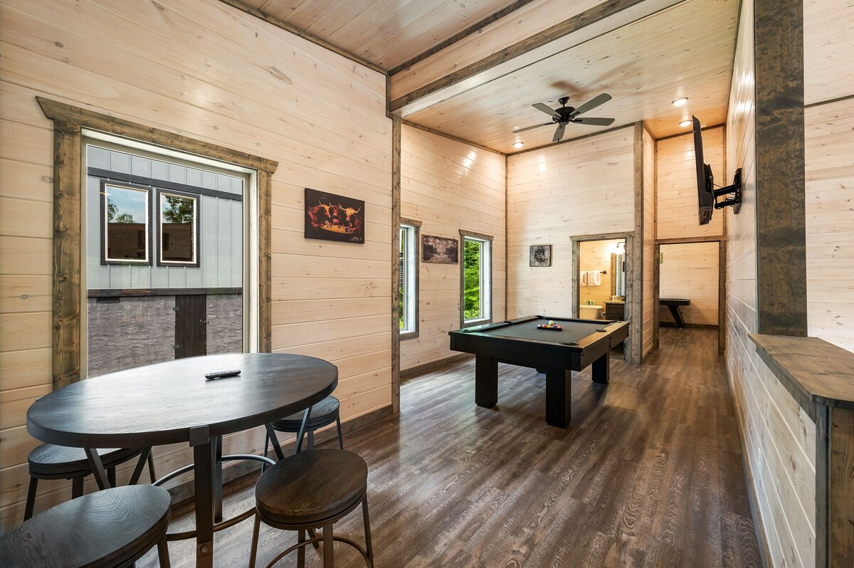 Photo 67 of Southern Hospitality is walking distance !! Pet Friendly, indoor pool, & BEARS!!