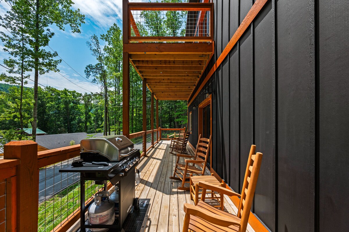 Photo 68 of Southern Hospitality is walking distance !! Pet Friendly, indoor pool, & BEARS!!