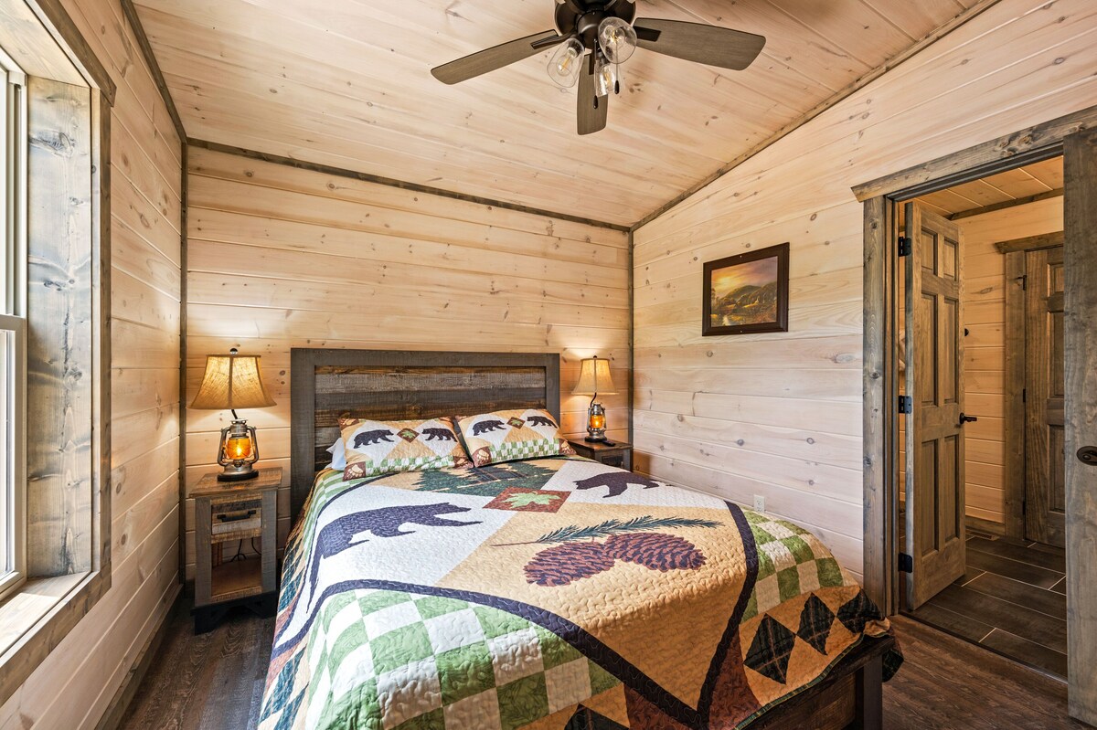 Photo 74 of Southern Hospitality is walking distance !! Pet Friendly, indoor pool, & BEARS!!