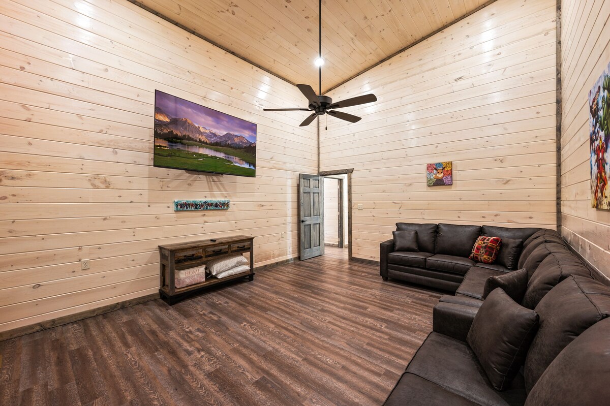 Photo 78 of Southern Hospitality is walking distance !! Pet Friendly, indoor pool, & BEARS!!