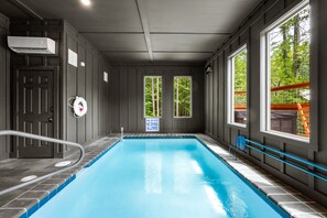 Innenpool, beheizter Pool