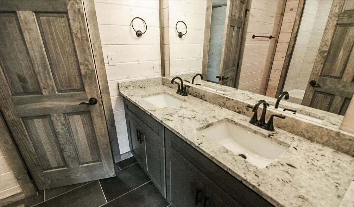 Photo 51 of Southern Hospitality is walking distance !! Pet Friendly, indoor pool, & BEARS!!
