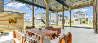 Come down to the quiet side of Crystal Beach 🏖️