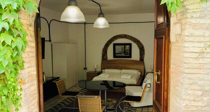 Loft in Pieno Centro Storico con Arredamenti di Design e Ingresso Indipendente