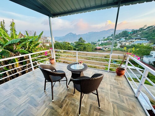 Cozy capsule with mountain views 2bhk - Epass Support