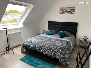 4 室のベッドルーム、アイロン / アイロン台、WiFi、ベッドシーツ