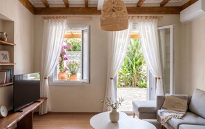 Smart TV - Alemarni Syros (Syros and Ermoupoli)