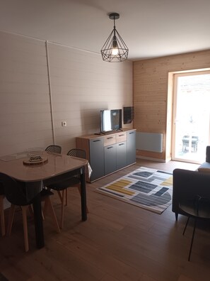 Interior - Gite Entre Beauce et Perche Avec Terrasse, Piscine et Jardin Privatif! (Cloyes les trois rivières)