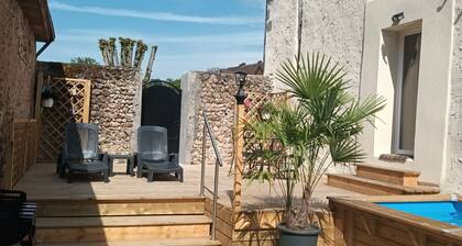 Gite Entre Beauce et Perche Avec Terrasse, Piscine et Jardin Privatif!