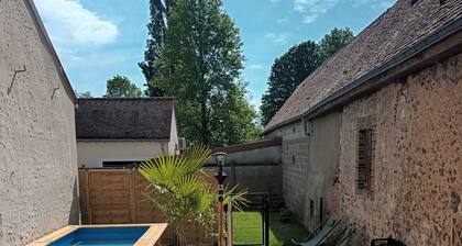 Gite Entre Beauce et Perche Avec Terrasse, Piscine et Jardin Privatif!