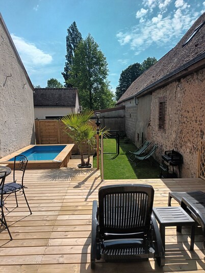 Gite Entre Beauce et Perche Avec Terrasse, Piscine et Jardin Privatif!