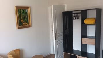 2 chambres, fer et planche Ă repasser, Wi-Fi, draps fournis
