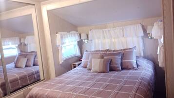 1 bedroom, iron/ironing board, WiFi