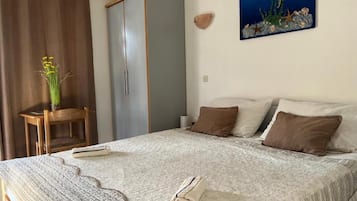 1 habitación, wifi y ropa de cama