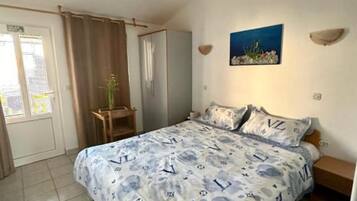 1 habitación, wifi y ropa de cama