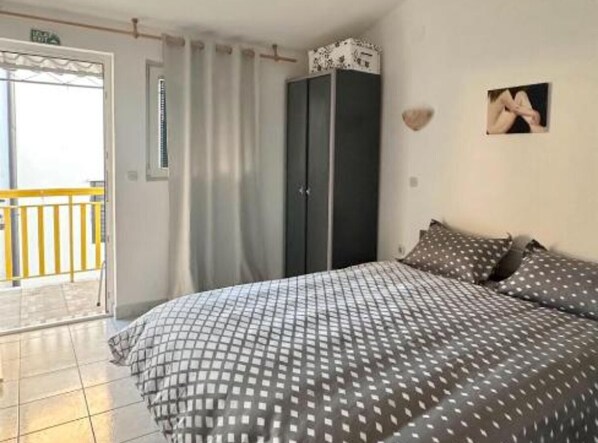 1 bedroom, WiFi, bed sheets