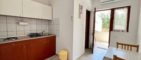 Frigorifero, pentole/stoviglie/utensili