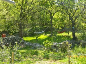 Property grounds - Apartment Serene- One Bedroom Apartment with Terrace (Starigrad)