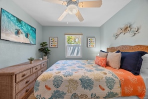 3 bedrooms, desk, iron/ironing board, travel cot