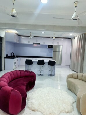 Interior - At the centre of everything you need, the best restaurants & nature. Airport 12m (Accra)