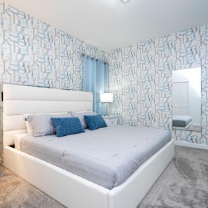 House - 1153 KS -luxury Oasis 5BR 5BA Home Private Pool (Davenport)