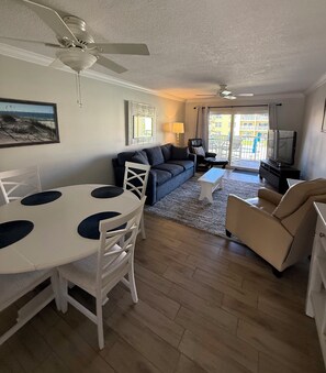 Smart TV, DVD player