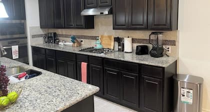 Lush 7-Bedroom, Heated pool, Spa, Home theater, Game room, St2n