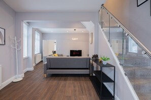 TV, fotballspill og bøker