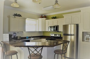 Mikrowelle, Ofen, Herdplatte, Geschirrspüler