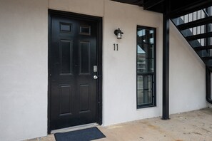 Exterior detail - Lavish style 2BR in Stillwater with Free Parking (Stillwater)