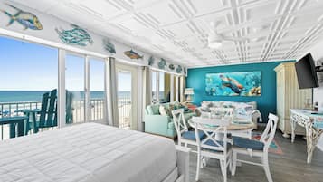 Deluxe Studio, Ocean View (311) | Individually decorated, individually furnished, bed sheets