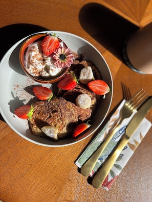 Free daily cooked-to-order breakfast  - B&B Dijkhuis (Vrouwenpolder)