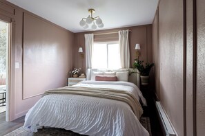 1 habitación, tabla de planchar con plancha, wifi y ropa de cama 