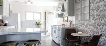 Charming Cottage on the Boise Bench. Minutes from downtown, BSU & the airport.