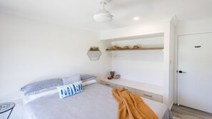 4 slaapkamers, een strijkplank/strijkijzer, wifi