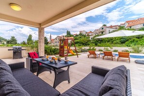 Outdoor dining - Authentic Luxurious Villa Janie (Splitska)