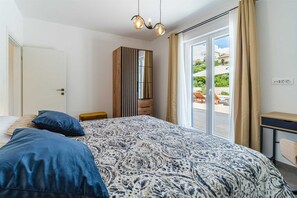 6 quartos, Wi-Fi de cortesia, roupa de cama