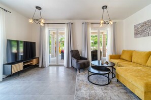 Televisie en een tafeltennistafel