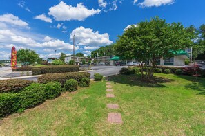 Front of property - Budgetel Inn and Suites  (Atlanta)