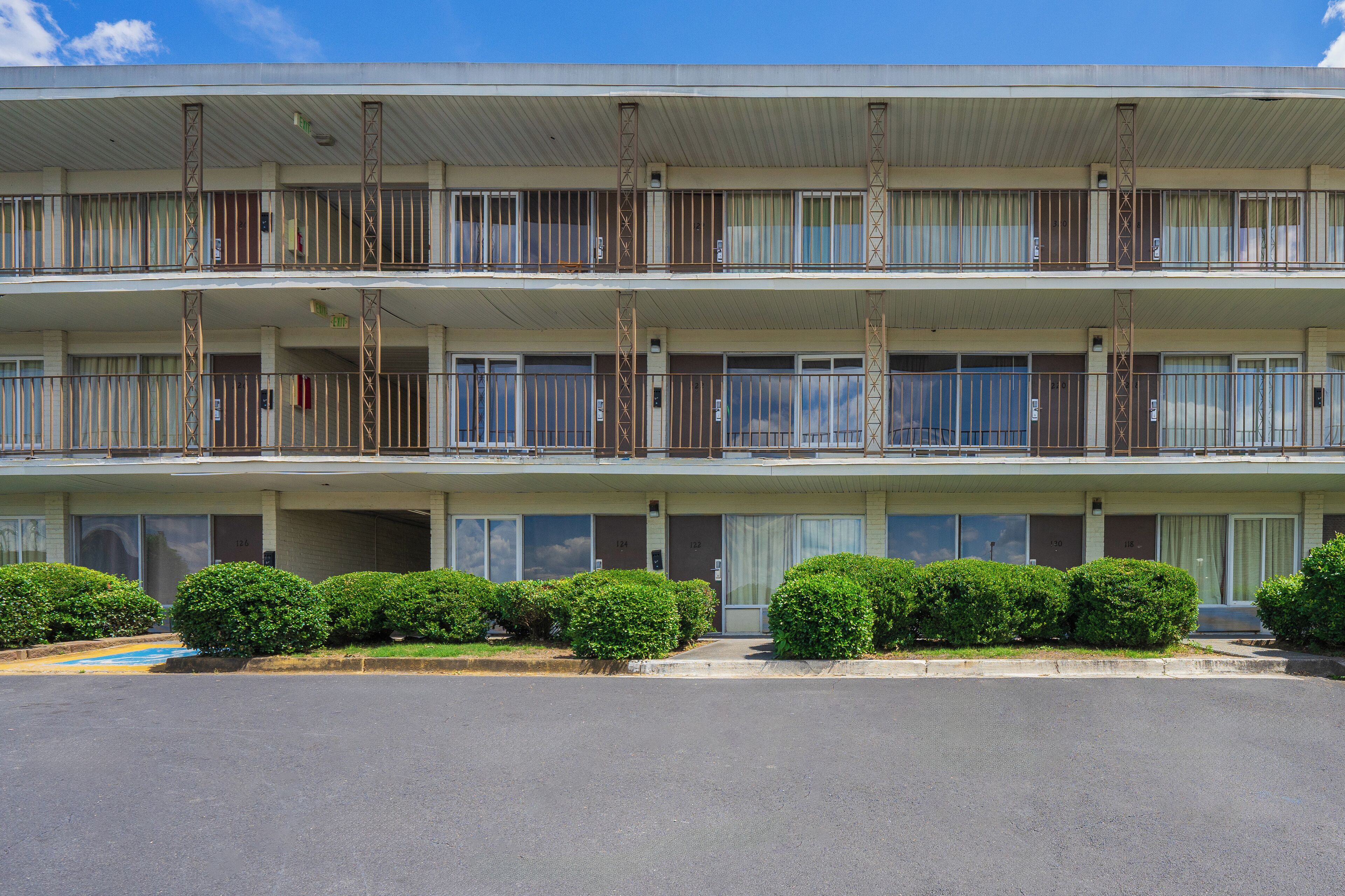 Foto - Budgetel Inn and Suites