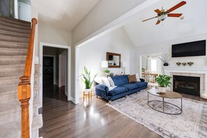 TV, peis og kontorer