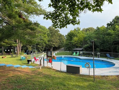 RV Site #42 pull through - Big Rig Friendly 65ftx28ft