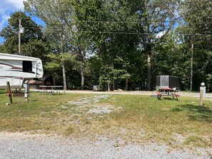 Outdoor dining - RV Site #39 Pull Through (Hardin)