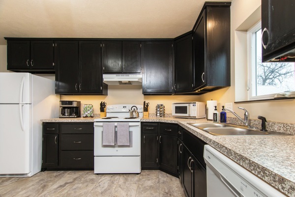 Frigorífic, microones, forn i placa de cuina