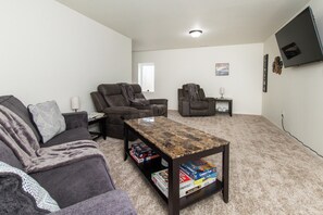 Smart-TV, fotballspill og bøker