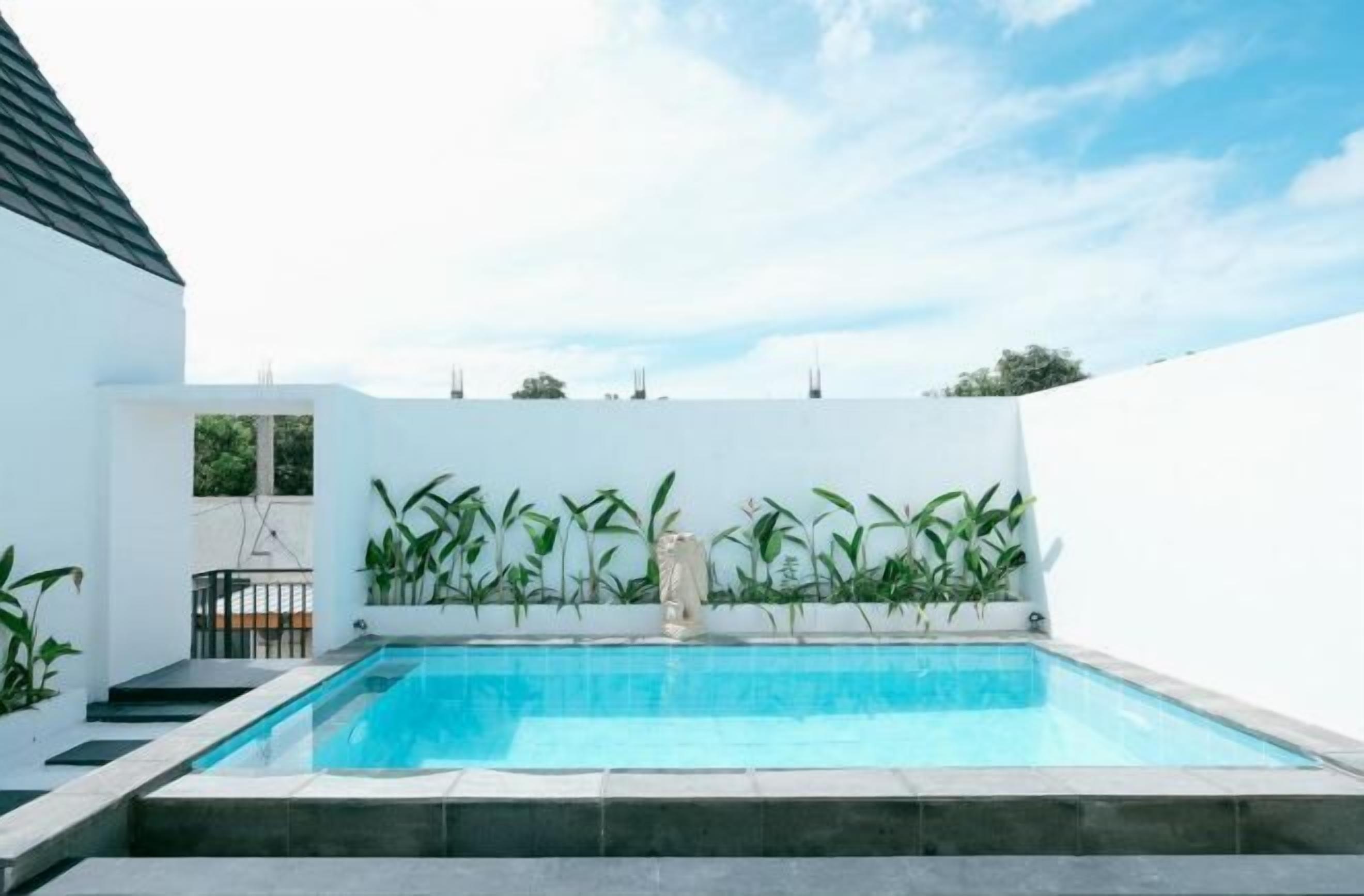 Kolam renang outdoor