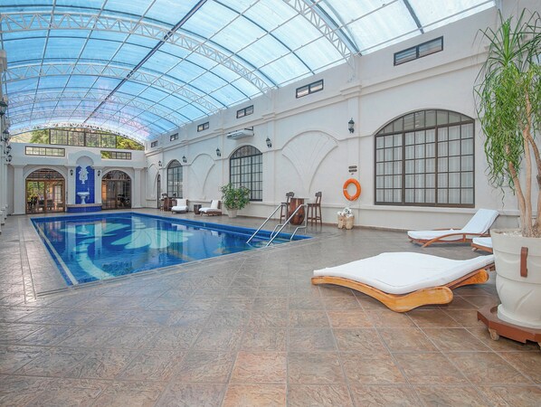 Piscine couverte, piscine extérieure