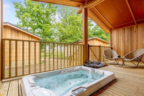 Terrace/patio - Holiday Lodge in The Cotswolds (Kingham)
