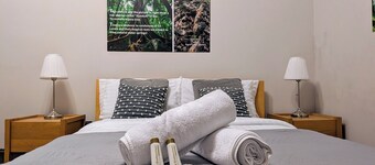 Rainforest Savers Apartment - Edinburgh City Condo