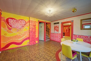 Dining - 4 BR Home 5 Mins to Cedar Point, Retro 1970s!

 (Sandusky)